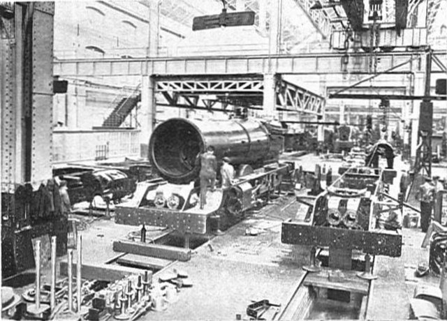 King class locomotives under construction, 1928