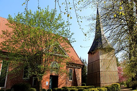 Kirchbarkau mit Glockenturm