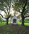 Wayside shrine on the estate of the “vulgo ZISSERNIG” farm (owner Tomantschger) on the Trettnigstrasse #202 - Bildstock auf dem Grundstück von „vulgo ZISSERNIG“ (Besitzer TOMANTSCHGER) an der Trettnigstraße 202