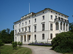 Konsul Perssons villa i juli 2009, huvudfasaden mot väst.