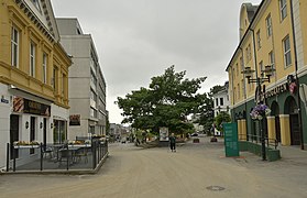 Kverndalsgata Skien med Parkbiografen til høyre. Foto: Helge Høifødt