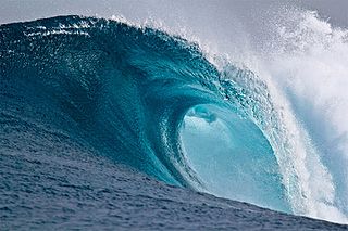 <span class="mw-page-title-main">Breaking wave</span> Wave that becomes unstable as a consequence of excessive steepness