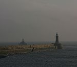 Faro alla fine del North Pier, Tynemouth - geograph.org.uk - 105888.jpg