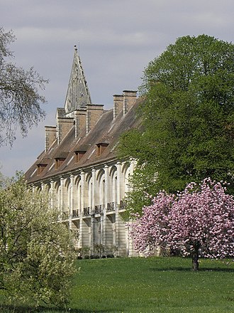 View of surviving claustral buildings from the west Longpont (02) Abbaye 2.jpg