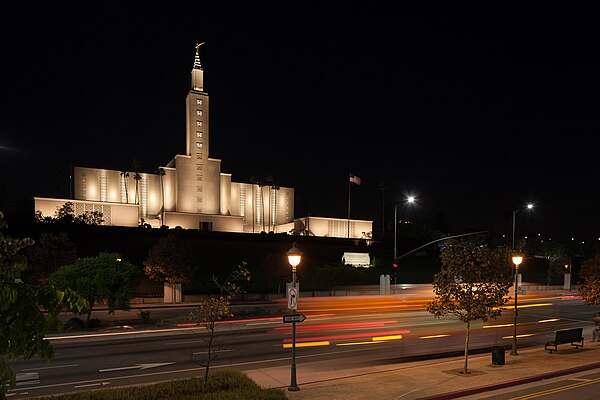 The Los Angeles Temple at night