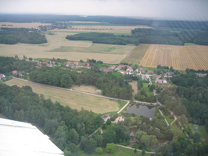 File:Luftbild Stannewisch.jpg