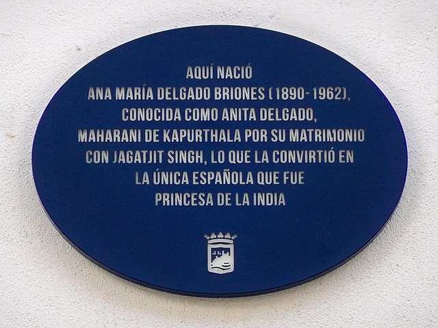 Placa conmemorativa dedicada a Anita Delgado