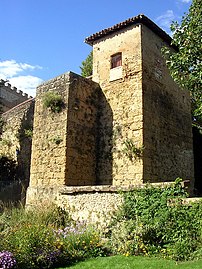 Tour constitutive des remparts.