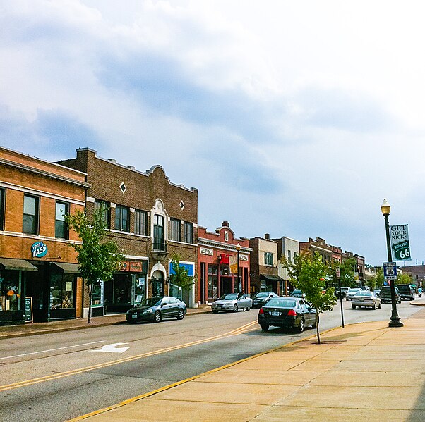 File:Manchester Road, Maplewood, Missouri.jpg