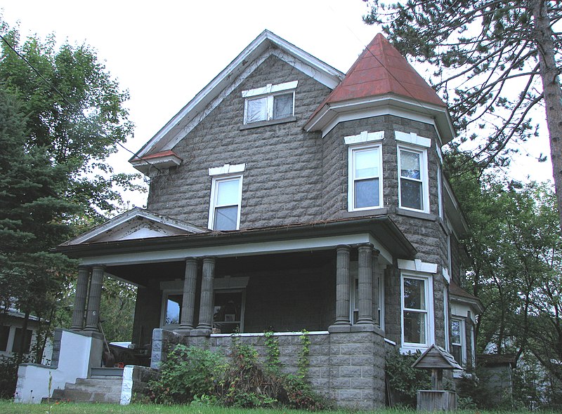 File:Marquay Cottage, Saranac Lake, NY.jpg