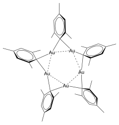 Krystalová struktura (2,4,6-trimethylfenyl) zlata