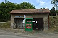 Čeština: Autobusový přístřešek ve vesnici Miřejovice u Litoměřic English: A bus shelter in Miřejovice near Litoměřice, CZ