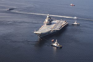 Uma visão aérea do almirante Flota Sovetskogo Soyuza Kuznetsov.