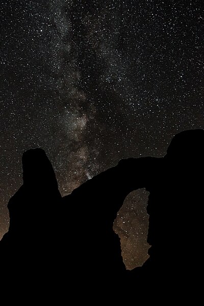 File:Milky Way over Turret Arch (9642135158).jpg