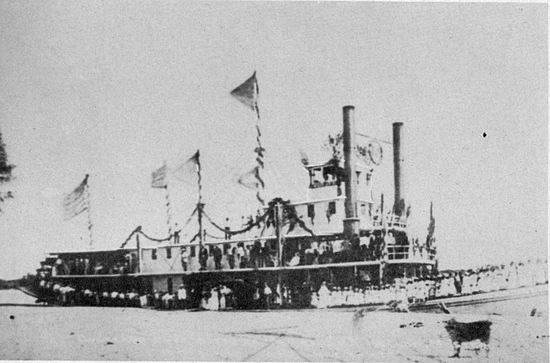 Mohave II at Yuma, Arizona, with Sunday school group embarked, 1876. Mohave No. 2 at Yuma 1876.jpg