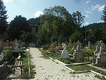 Slika:Moldaukloster_Voroneţ_Friedhof.jpg