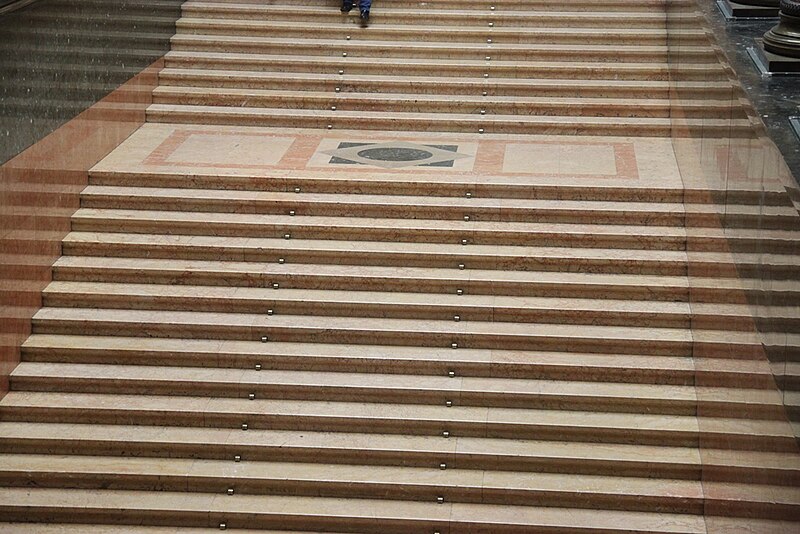 File:Moscow, Pushkin Museum - interior stairs (25633233088).jpg