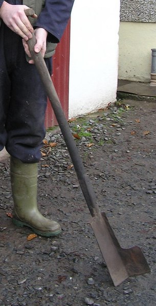 File:My grandad's "Oul turf spade", Errigle - geograph.org.uk - 1058904.jpg