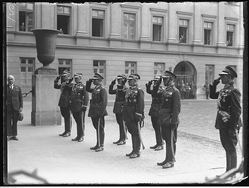 File:Narcyz Witczak-Witaczyński - Uroczystość jubileuszu 15-lecia wyruszenia ułańskiej siódemki Beliny-Prażmowskiego na placu marsz. J. Piłsudskiego w Warszawie (107-1079-11).jpg