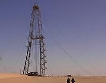 Tập_tin:Niger_2008_oilrig.jpg