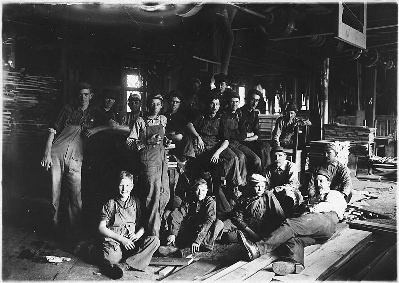 File:Noon hour in a furniture factory. Indianapolis, Ind. - NARA - 523073.jpg