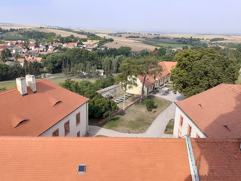 File:Nový Hrad Jimlín 02.jpg