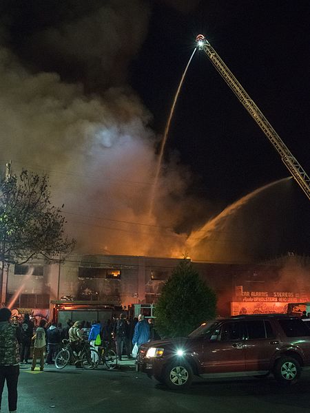 File:Oakland warehouse fire.jpg