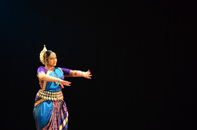 File:Odissi dance performance 39.jpg