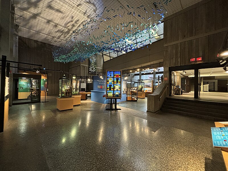 File:Ontario Science Centre Level 6 The Bruce Poon Tip Living Earth Hall 2023.jpg