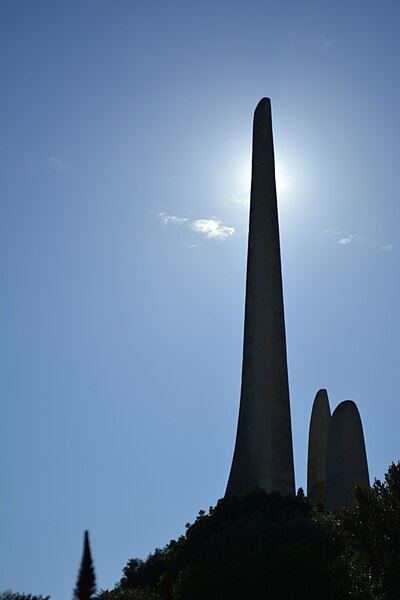 File:Paarl Taalmonument.jpg