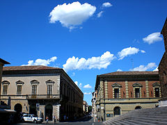 Corso Garibaldi mit dem Palazzo Laderchi (links)
