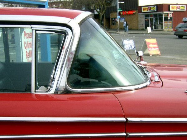 Panoramic (wrap-around) windshield on a 1959 Edsel Corsair