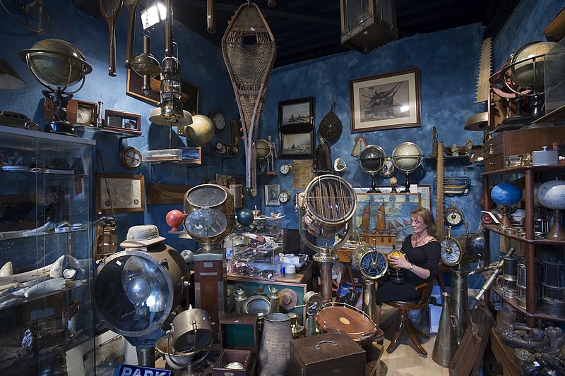 Antique shop - Wikipedia