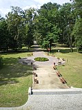 Miniatuur voor Bestand:Park przy zamku w Uniejowie.JPG