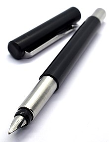 https://upload.wikimedia.org/wikipedia/commons/thumb/5/55/Parker_Vector_in_Black.jpg/220px-Parker_Vector_in_Black.jpg