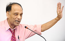 Partha Dasgupta (vuonna 2013).