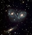 Üçlü galaksiler NGC 6769, 6770 ve NGC 6771