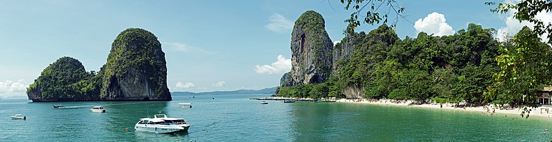 File:Phra Nang beach panorama 3.jpg