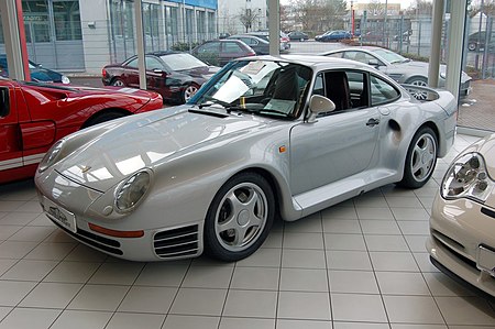 Porsche 959 silver at Auto Salon Singen.jpg