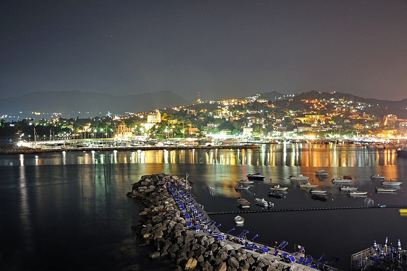 File:Rapallo (GE) Italia - 17 Agosto 2011 - panoramio.jpg