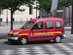Renault Kangoo SPVL342 des pompiers de Paris.JPG