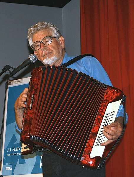 File:Rolf Harris playing the accordion.jpg