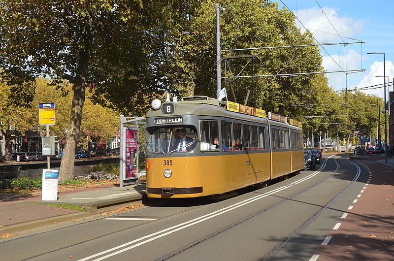 File:Rotterdamse museumtrams - RET gelede wagen 385 (1).jpg