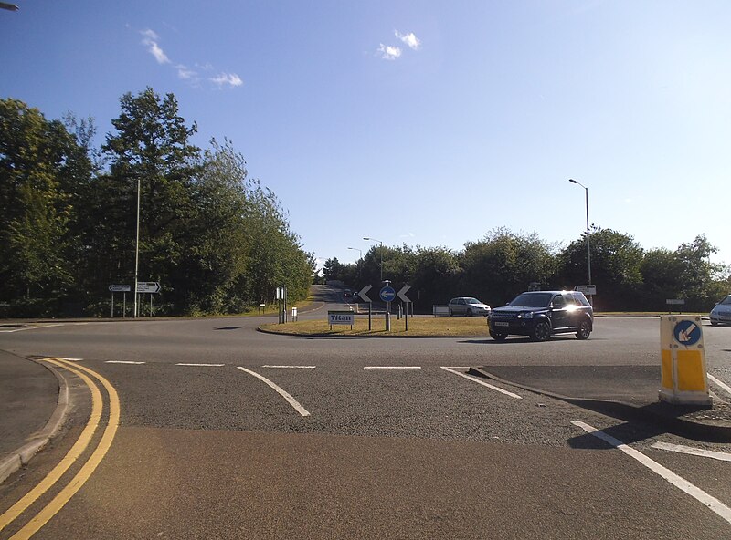 File:Roundabout on New Forest Drive, Martin's Heron - geograph.org.uk - 4578826.jpg