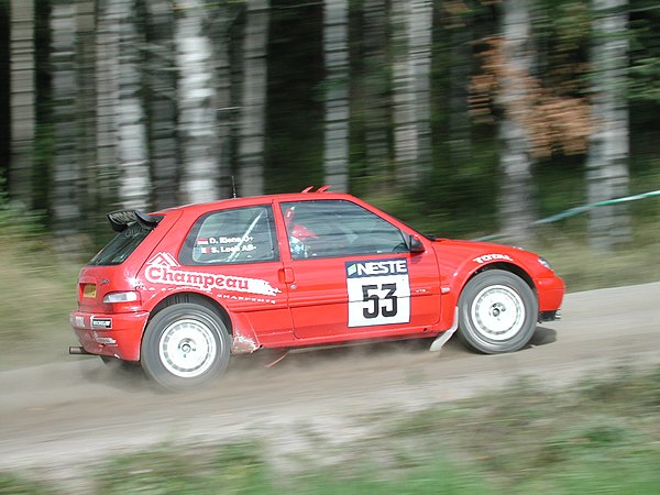 Sébastien Loeb driving his Citroën Saxo VTS S1600 in 2001.