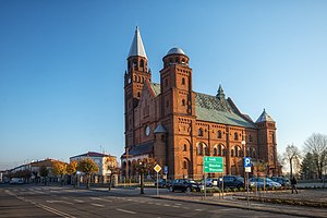SM Lututów Kościół św apostołów Piotra i Pawła 2018 (2).jpg