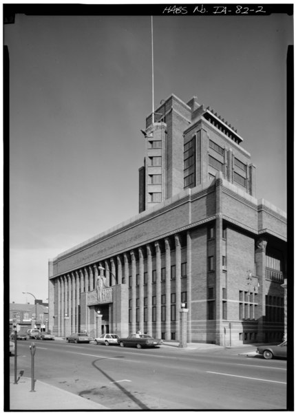 File:SOUTHEAST FRONT, FROM THE EAST - Woodbury County Courthouse, Seventh and Douglas Streets, Sioux City, Woodbury County, IA HABS IOWA,97-SIOCI,3-2.tif