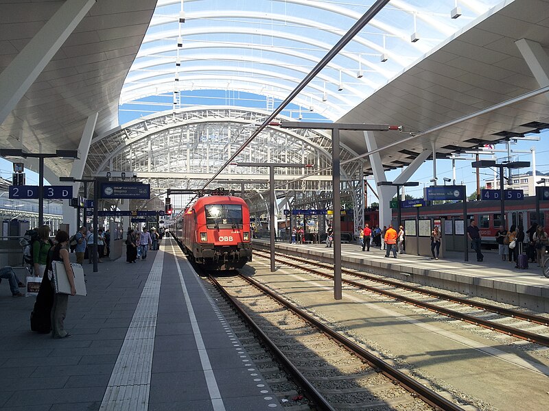 File:Salzburg Hauptbahnhof 2012-07-18 4.jpg