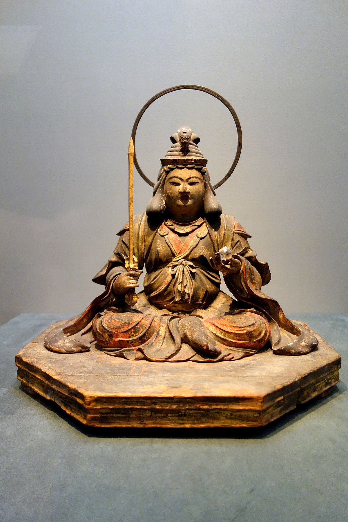 ファイル:Seated Benzaiten (Sarasvati), Kamakura period, 13th