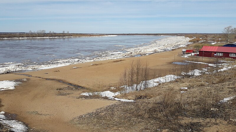 File:Severnaya Dvina River. Kotlas, Apil 2019 (03).jpg